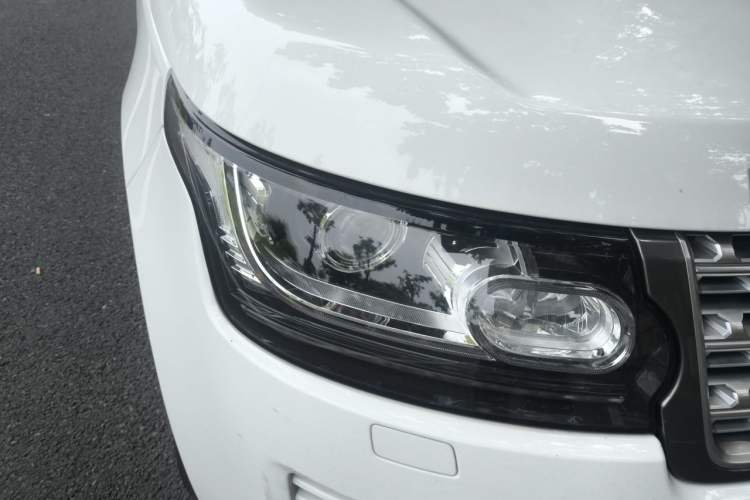 Used Land Rover Range 2017 3.0 SC V6 Vogue Extended Version Right Front Headlight