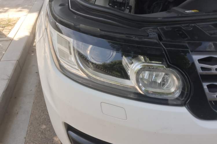 Used Land Rover Range  Right Front Headlight
