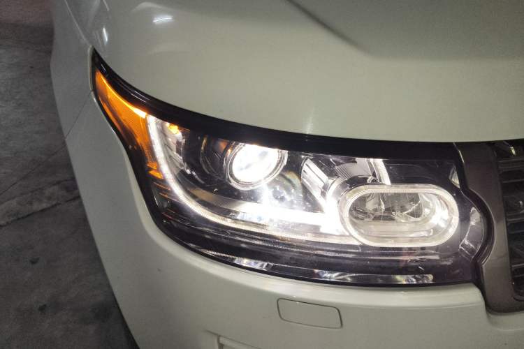 Used Land Rover Range 2017 3.0 SC V6 Grand Edition Right Front Headlight