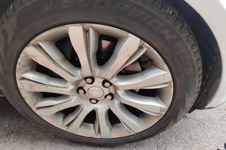 Used Land Rover Range 2017 3.0 SC V6 Vogue SE Long-Wheelbase Edition Right Front Wheel Hub