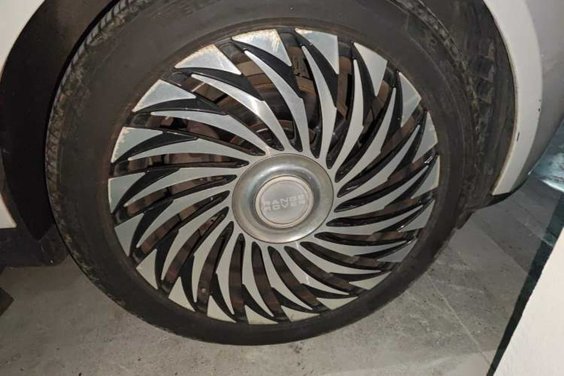 Used Land Rover Range  Right Front Wheel Hub