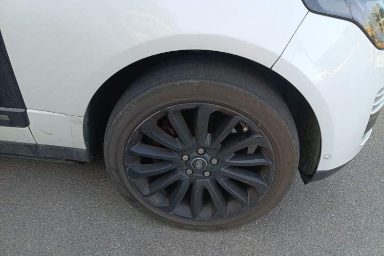 Used Land Rover Range  Right Front Wheel Hub