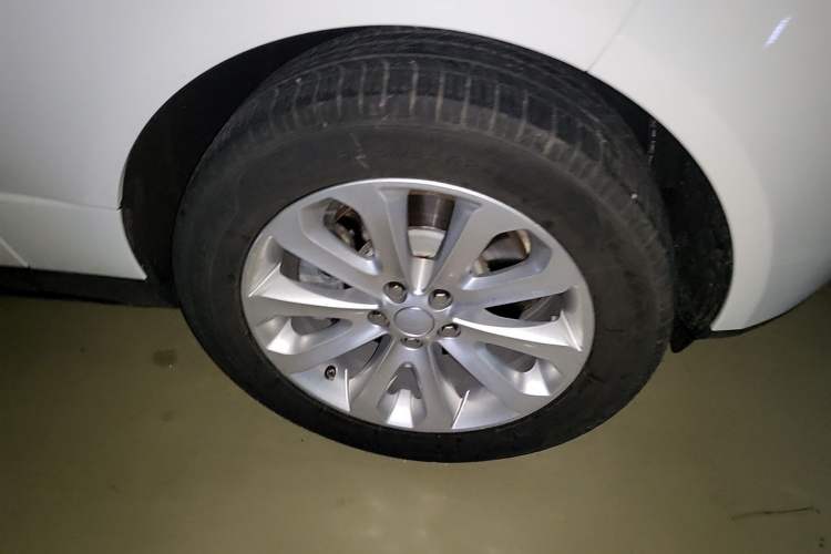 Used Land Rover Range 2017 3.0 SC V6 Vogue Right Front Wheel Hub