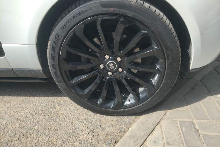 Used Land Rover Range 2017 3.0 SC V6 Vogue Right Front Wheel Hub