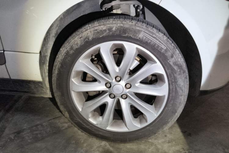 Used Land Rover Range 2017 3.0 SC V6 Grand Edition Right Front Wheel Hub