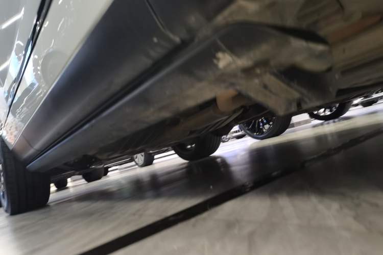 Used Land Rover Range 2017 3.0 SC V6 Vogue Right Side Sill