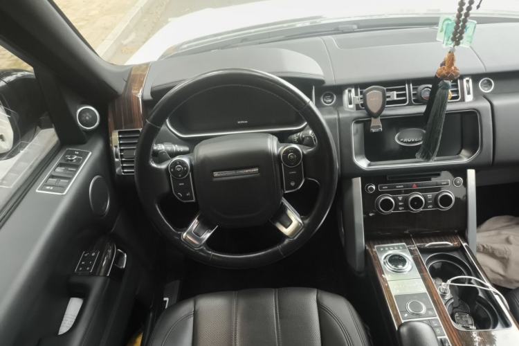 Used Land Rover Range 2017 3.0 SC V6 Vogue Extended Version Steering Wheel