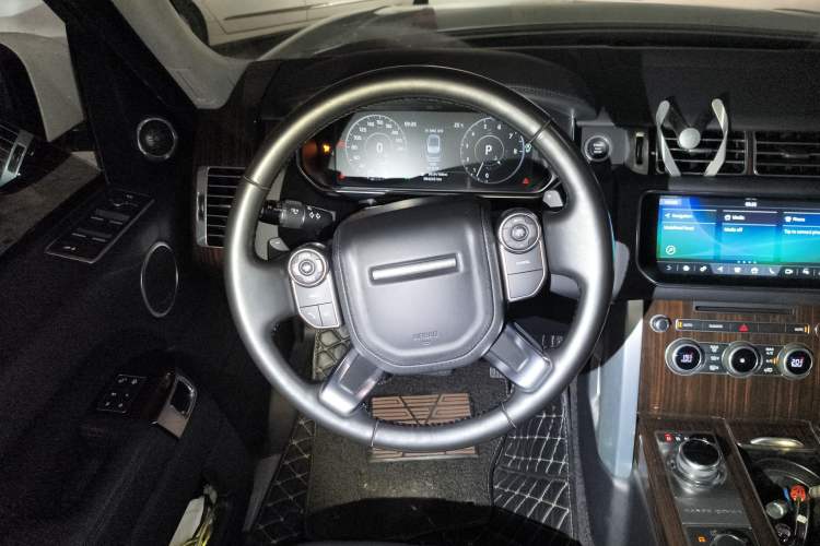 Used Land Rover Range 2017 3.0 SC V6 Grand Edition Steering Wheel