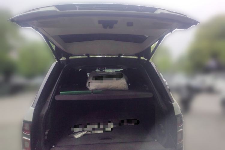 Used Land Rover Range 2017 3.0 SC V6 Vogue Extended Version Trunk