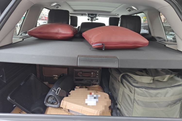Used Land Rover Range 2017 3.0 SC V6 Vogue Trunk