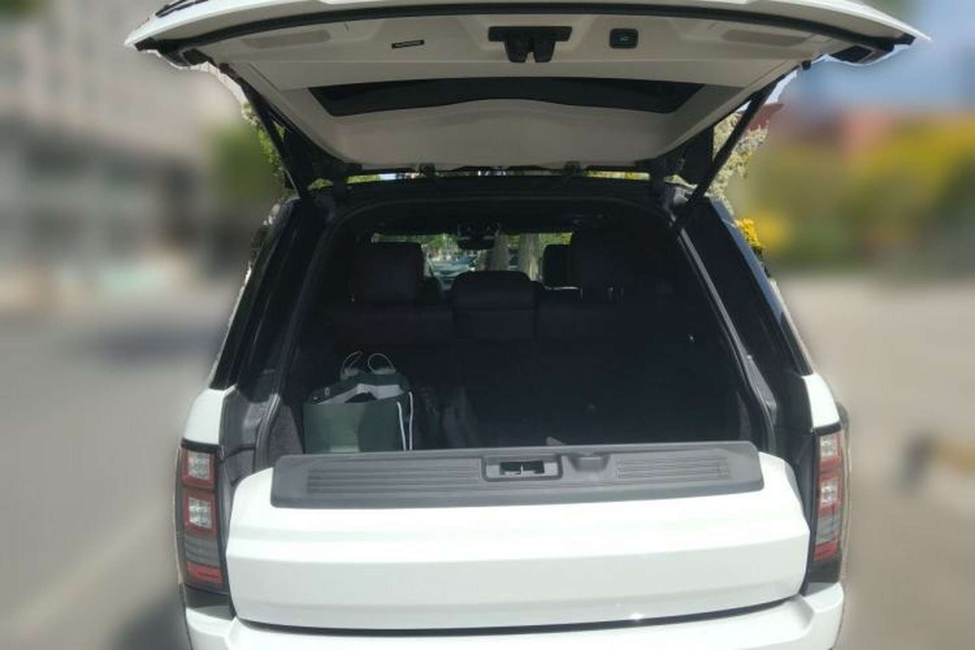 Used Land Rover Range 2017 3.0 SC V6 Vogue Trunk