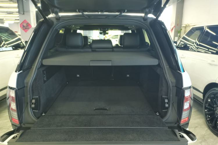 Used Land Rover Range 2017 3.0 SC V6 Vogue Trunk
