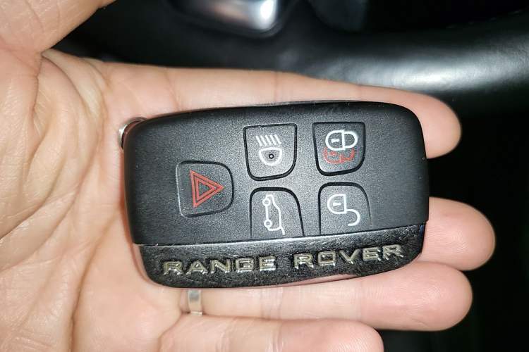 Used Land Rover Range 2017 3.0 SC V6 Vogue Vehicle Key