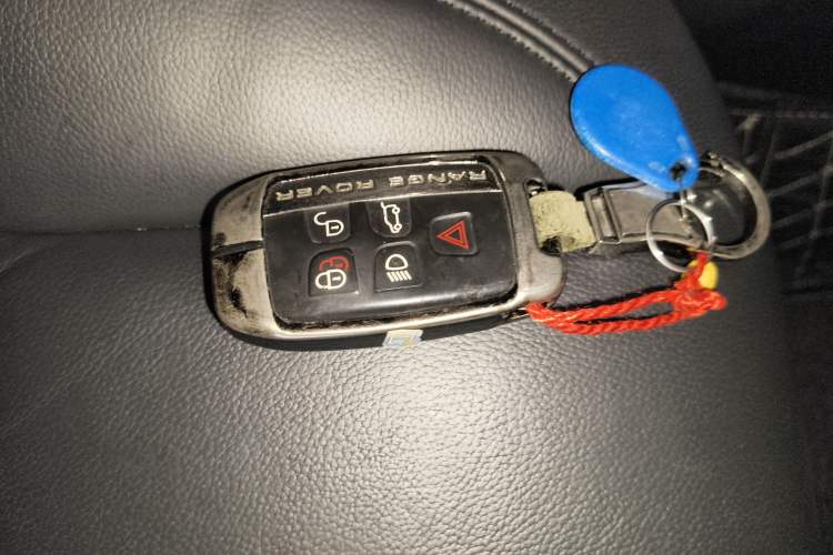 Used Land Rover Range 2017 3.0 SC V6 Grand Edition Vehicle Key