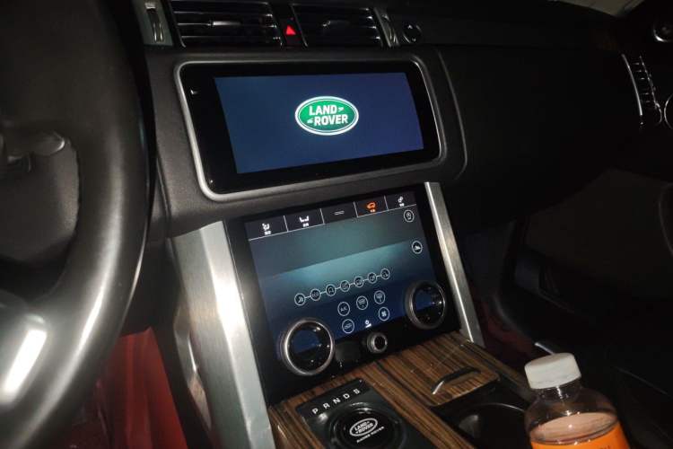Used Land Rover Range 2018 3.0 SC V6 Grand Edition Audio And AC Panel