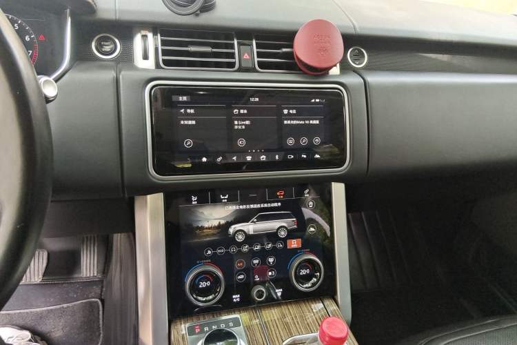 Used Land Rover Range 2018 3.0 SC V6 Vogue Legacy Edition Audio And AC Panel