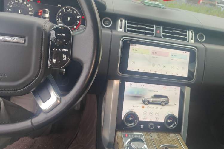 Used Land Rover Range 2018 3.0 SC V6 Vogue Legacy Edition Audio And AC Panel