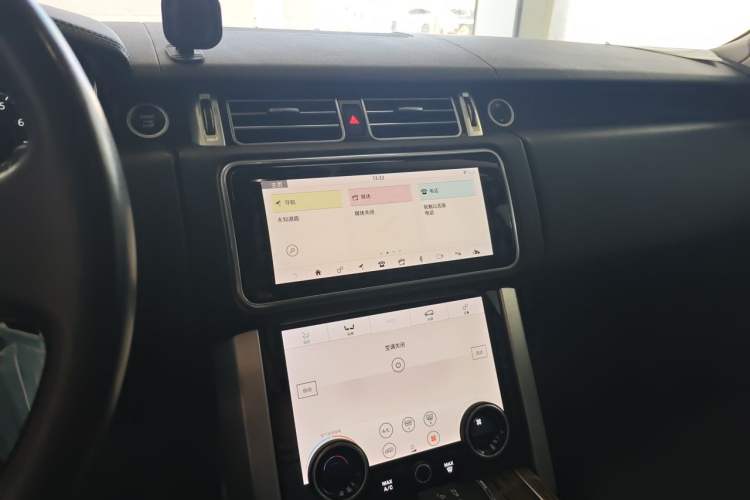 Used Land Rover Range 2018 3.0 SC V6 Vogue Legacy Edition Audio And AC Panel