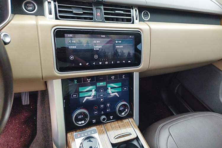 Used Land Rover Range 2018 3.0 SC V6 Vogue SE Long-Wheelbase Edition Audio And AC Panel