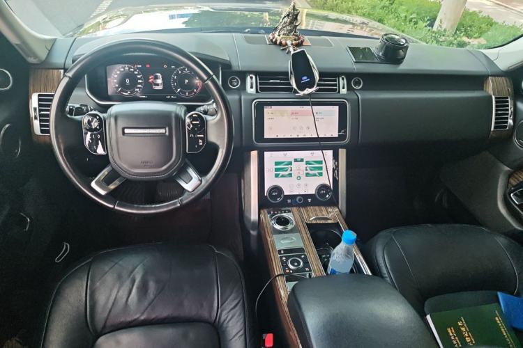 Used Land Rover Range 2018 3.0 SC V6 Grand Edition Center Console