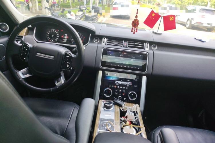 Used Land Rover Range 2018 3.0 SC V6 Vogue Legacy Edition Center Console