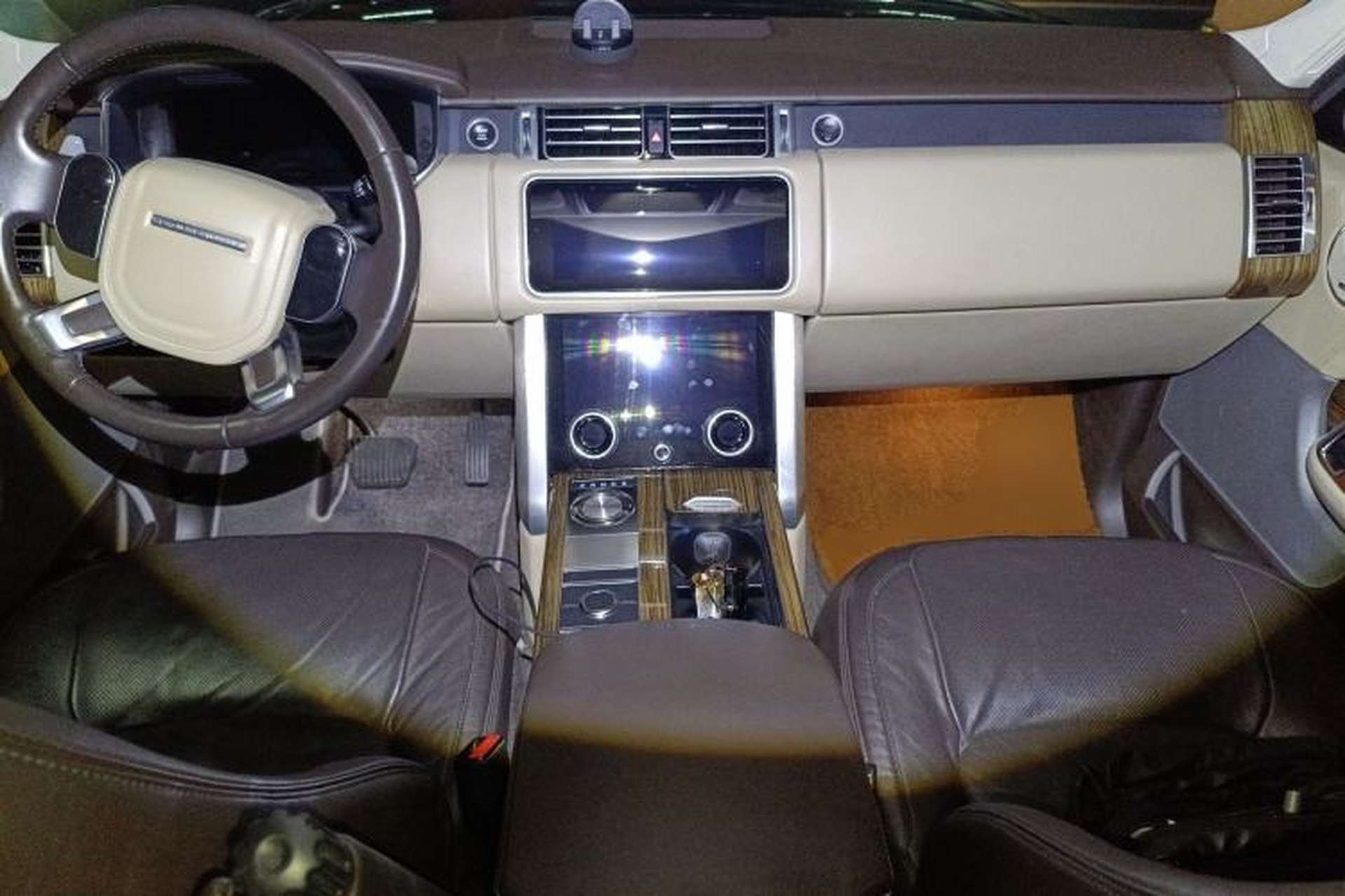 Used Land Rover Range 2018 3.0 SC V6 Vogue Legacy Edition Center Console