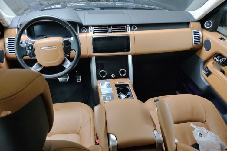 Used Land Rover Range 2018 3.0 SC V6 AB Prestige Extended Edition Center Console