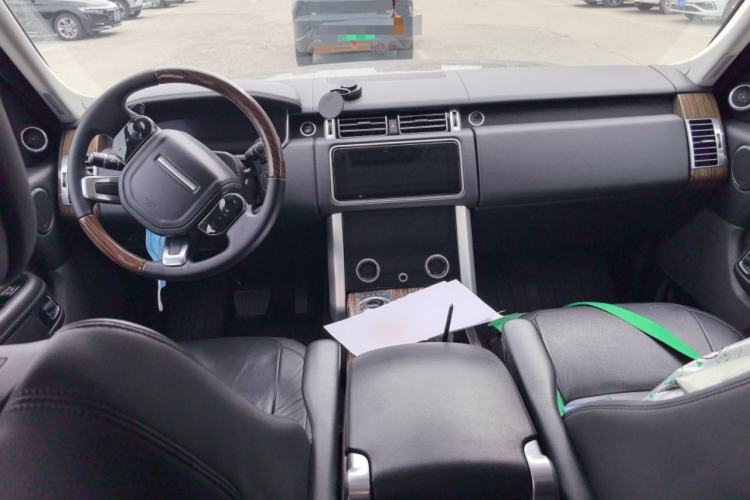 Used Land Rover Range 2018 3.0 SC V6 Grand Edition Center Console