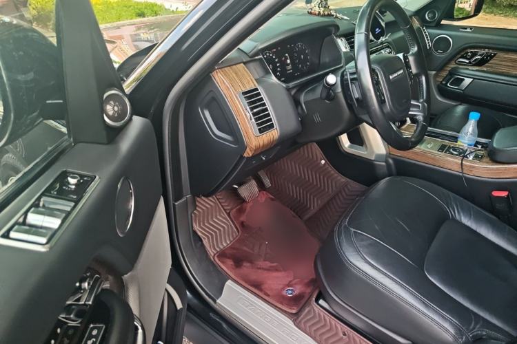 Used Land Rover Range 2018 3.0 SC V6 Grand Edition Driver Seat