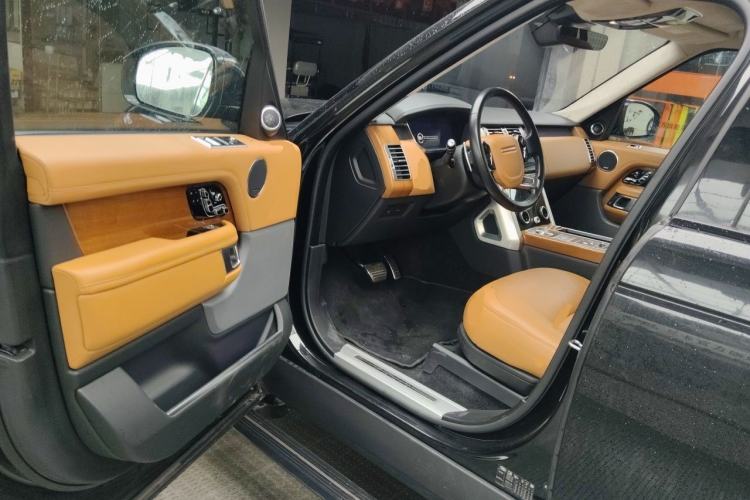 Used Land Rover Range 2018 3.0 SC V6 AB Prestige Extended Edition Driver Seat