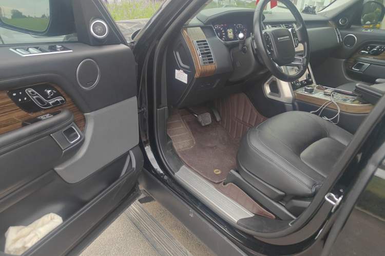 Used Land Rover Range 2018 3.0 SC V6 Vogue Legacy Edition Driver Seat