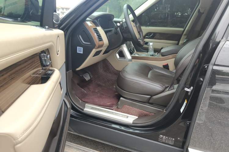 Used Land Rover Range 2018 3.0 SC V6 Vogue Extended-Length Model Driver Seat