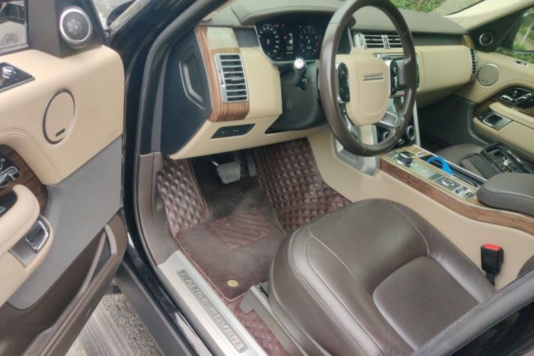 Used Land Rover Range 2018 3.0 SC V6 Vogue Extended-Length Model Driver Seat