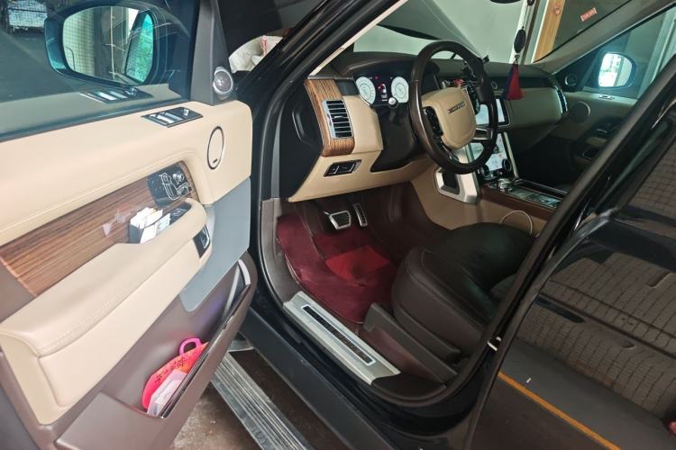 Used Land Rover Range 2018 3.0 SC V6 Vogue Extended-Length Model Driver Seat