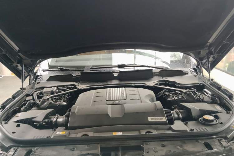 Used Land Rover Range 2018 3.0 SC V6 AB Prestige Extended Edition Engine Bay