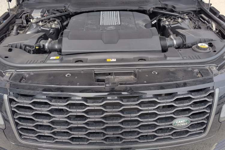 Used Land Rover Range 2018 3.0 SC V6 Grand Edition Engine Bay