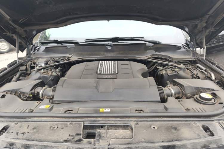 Used Land Rover Range 2018 3.0 SC V6 Vogue Extended-Length Model Engine Bay