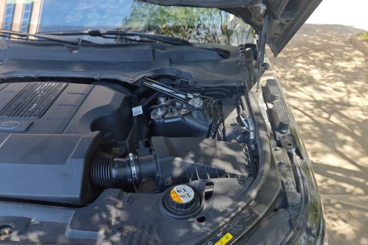 Used Land Rover Range 2018 3.0 SC V6 Vogue SE Long-Wheelbase Edition Engine Bay Left