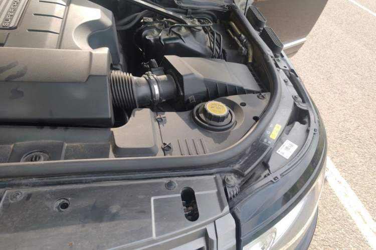 Used Land Rover Range  Engine Bay Left
