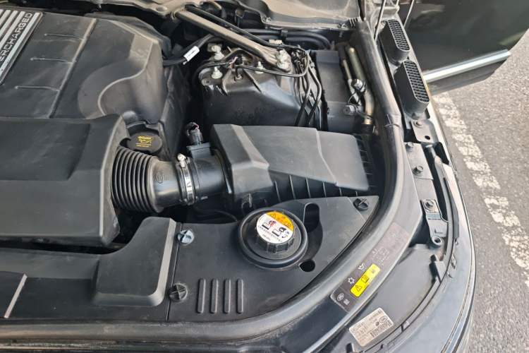 Used Land Rover Range 2018 3.0 SC V6 Grand Edition Engine Bay Left