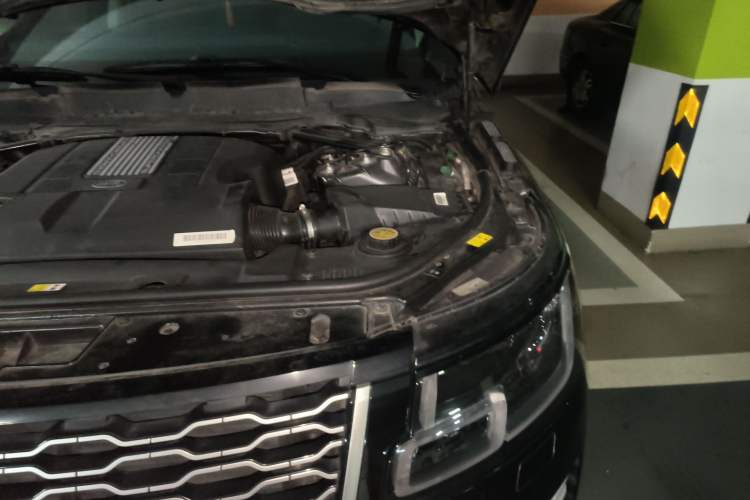 Used Land Rover Range  Engine Bay Left