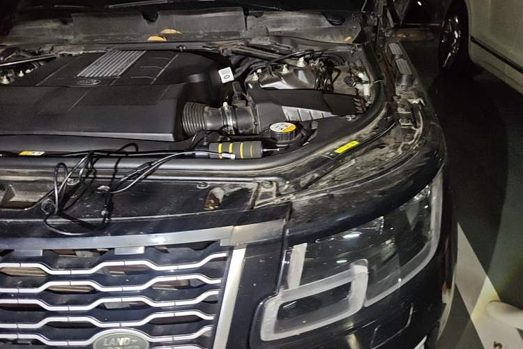 Used Land Rover Range 2018 3.0 SC V6 Vogue Extended-Length Model Engine Bay Left