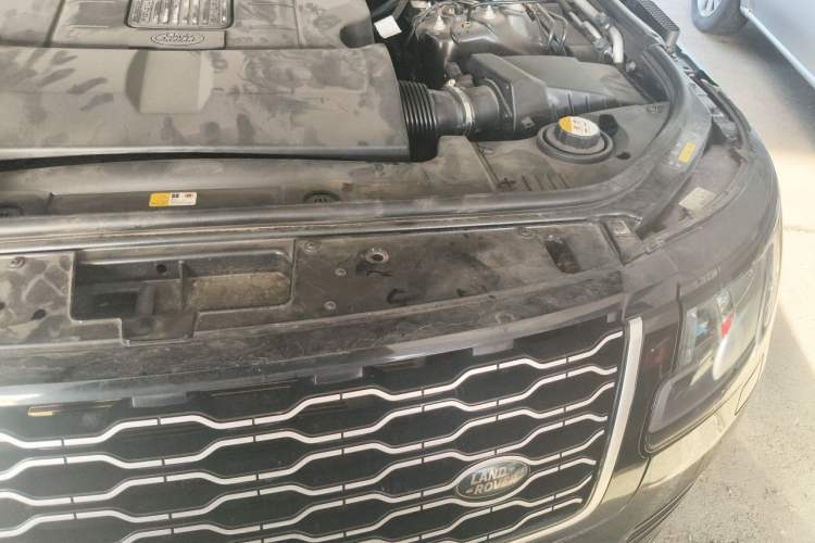 Used Land Rover Range 2018 3.0 SC V6 Vogue Extended-Length Model Engine Bay Left