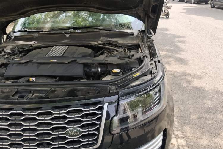 Used Land Rover Range 2018 3.0 SC V6 Vogue Legacy Edition Engine Bay Left