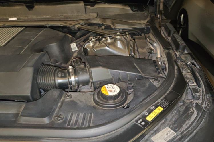 Used Land Rover Range 2018 3.0 SC V6 Vogue Legacy Edition Engine Bay Left