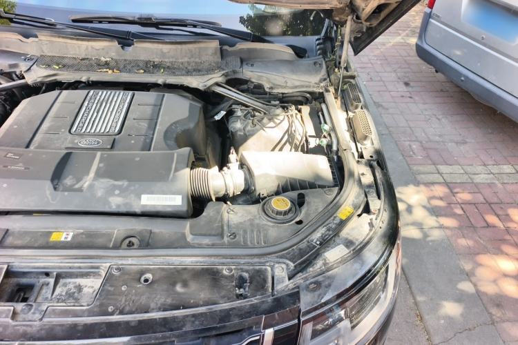 Used Land Rover Range  Engine Bay Left