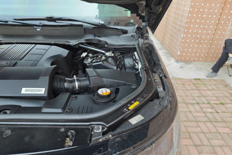 Used Land Rover Range 2018 3.0 SC V6 Vogue Extended-Length Model Engine Bay Left