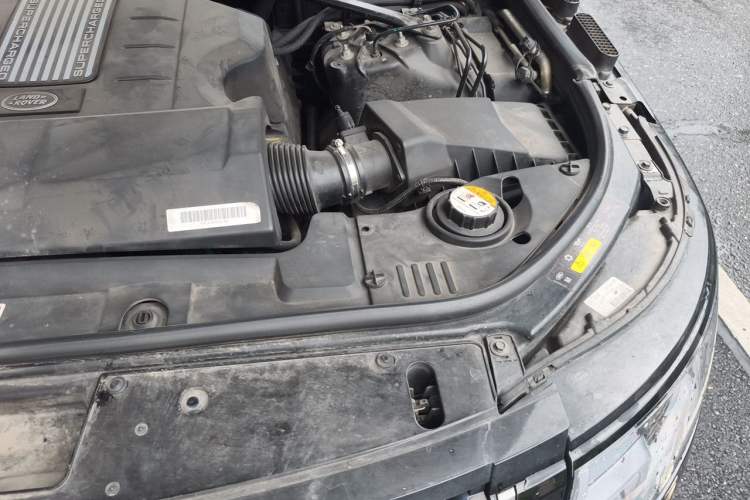 Used Land Rover Range 2018 3.0 SC V6 Grand Edition Engine Bay Left