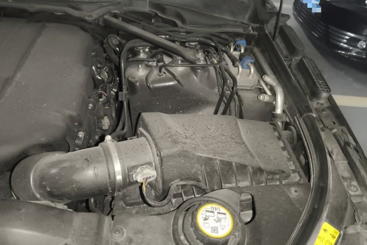 Used Land Rover Range  Engine Bay Left