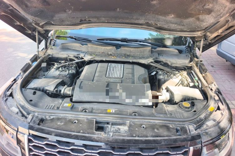 Used Land Rover Range  Engine Bay